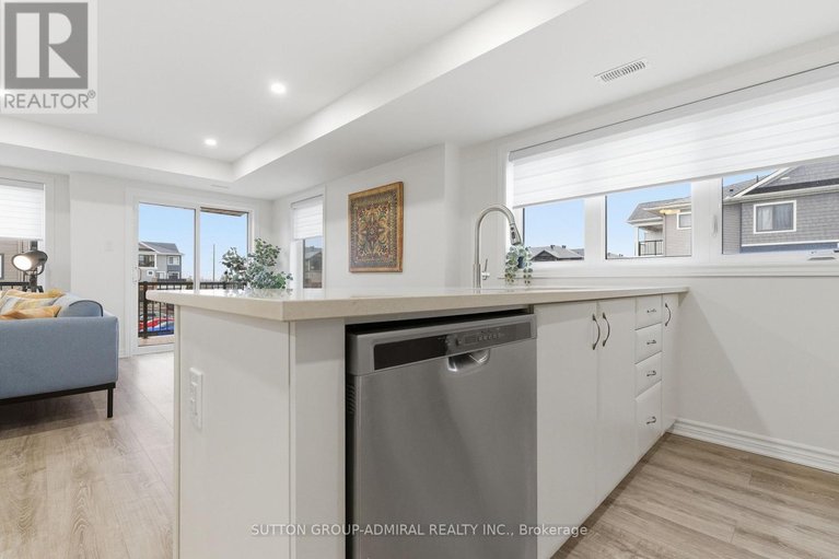 29470699/903-nautilus-private/emerald-meadowstrailwest/ottawa/ontario/K2V0S5_13