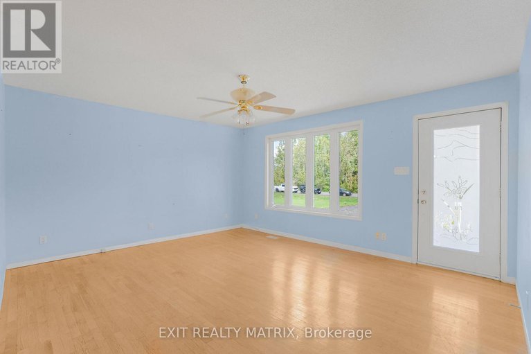 28785994/3704-pattee-road-e/champlain-twp/champlain/ontario/K6A2R2_7