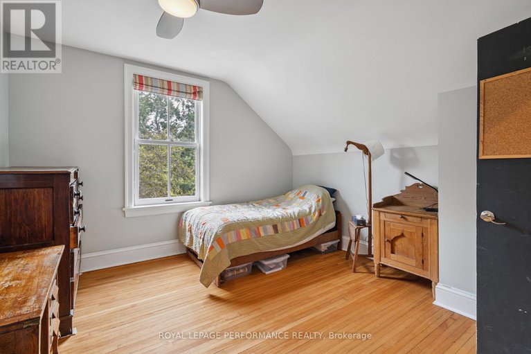 28582293/81-mackay-street/new-edinburgh/ottawa/ontario/K1M2E4_22