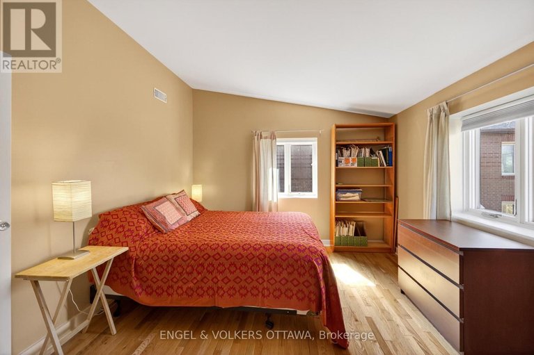 29617139/424-lochaber-avenue/westboro-west/ottawa/ontario/K2A0A6_38