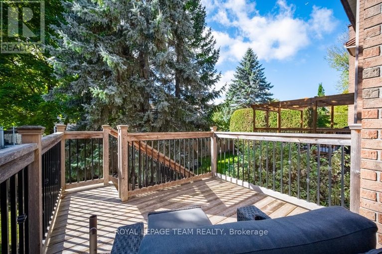 29676551/103-dunbarton-court/cardinal-glen/ottawa/ontario/K1K4L5_32