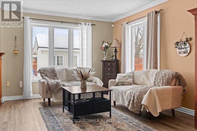 29372610/2285-cecile-crescent/town-of-rockland/clarence-rockland/ontario/K4K1S2_6