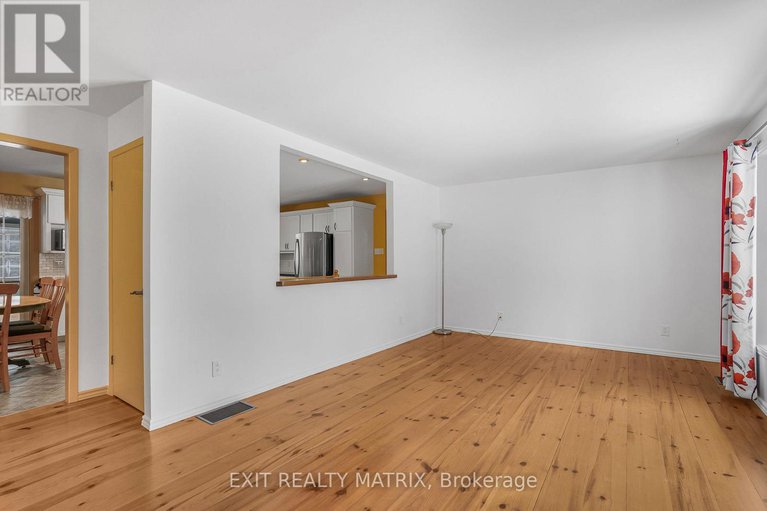 29164784/1261-golf-road/east-hawkesbury-twp/east-hawkesbury/ontario/K6A2R2_4