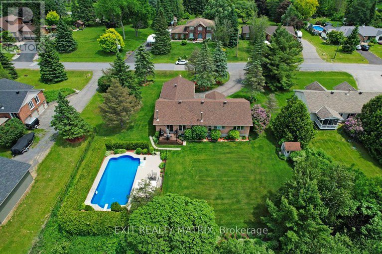28473522/842-apple-lane/cumberland-ridge/ottawa/ontario/K4C1C1_36