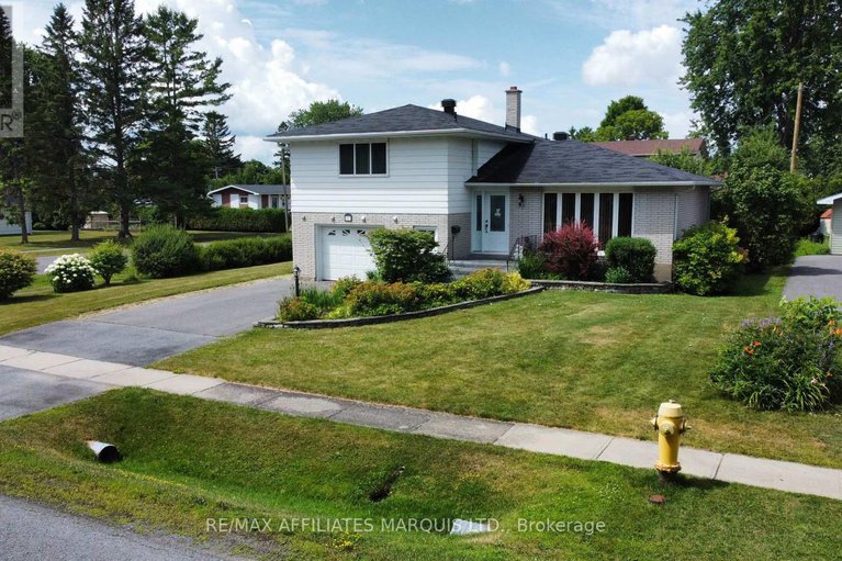 28596451/11-ault-drive/south-stormont/ontario/K0C1M0_2