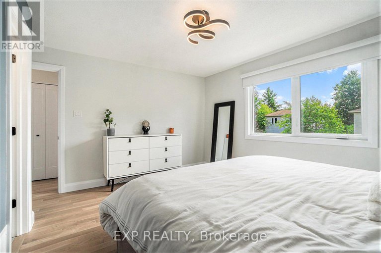 28647079/680-mathieu-way/fallingbrookpineridge/ottawa/ontario/K4A2R4_20
