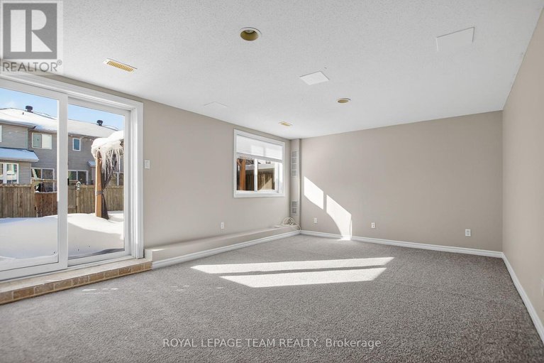 29368219/48-saddlesmith-circle/emerald-meadowstrailwest/ottawa/ontario/K2M2Y9_33