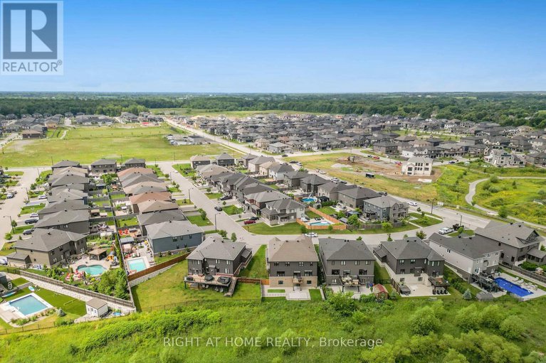 28597120/42-conch-way/mahogany-community/ottawa/ontario/K4M0M4_45