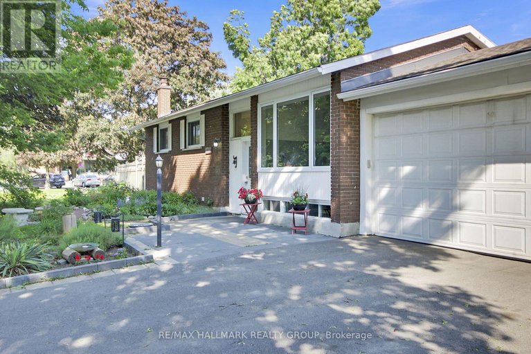 28570009/2286-elmira-drive/parkway-park/ottawa/ontario/K2C1H4_2