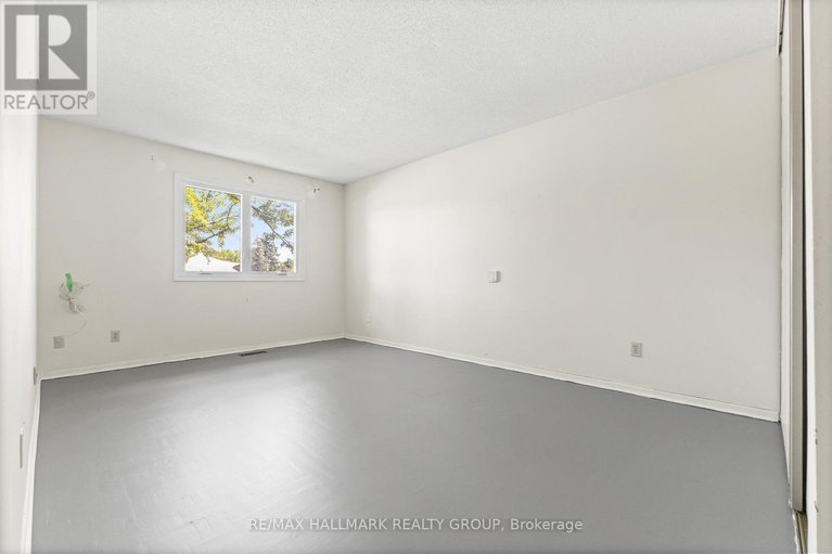 28586632/55-river-garden-private/mooneys-bayriverside-park/ottawa/ontario/K1V1M8_23