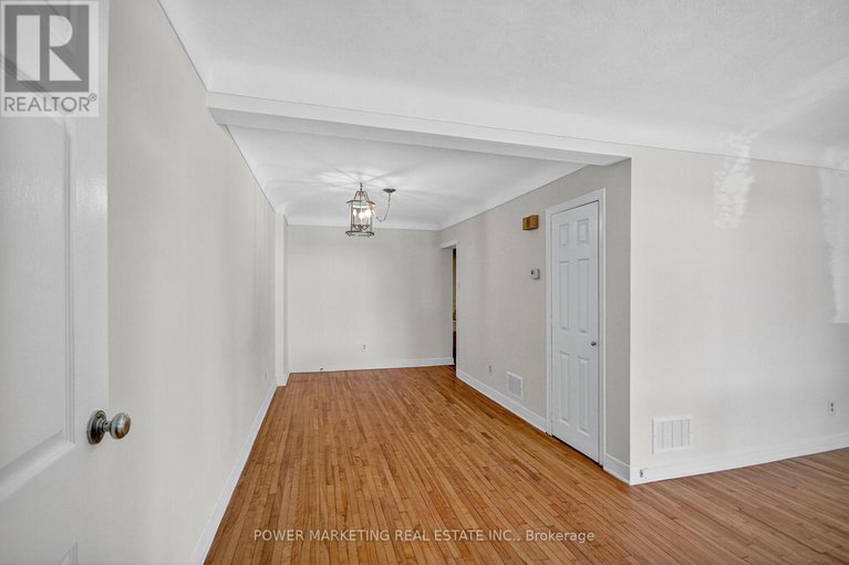 28690324/528-mutual-street/castle-heights/ottawa/ontario/K1K1C6_10