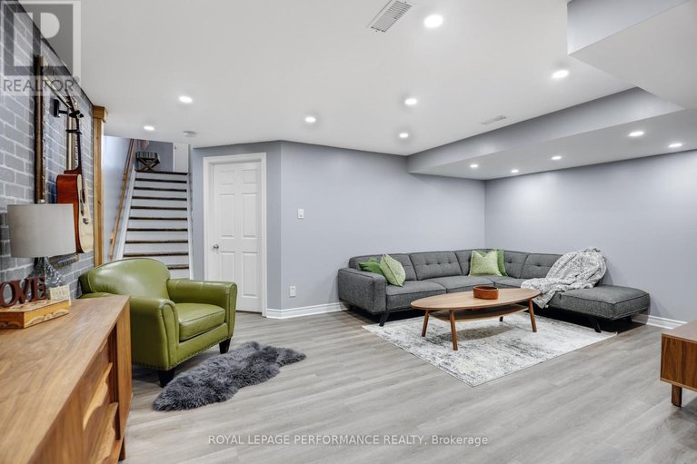 29451850/104-hillman-marsh-way/blossom-parkkemp-parkfindlay-creek/ottawa/ontario/K1T0B1_34