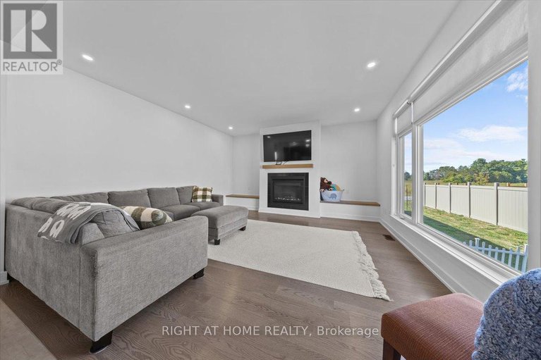 29164947/2020-acoustic-way/riverside-southgloucester-glen/ottawa/ontario/K4M0L7_7