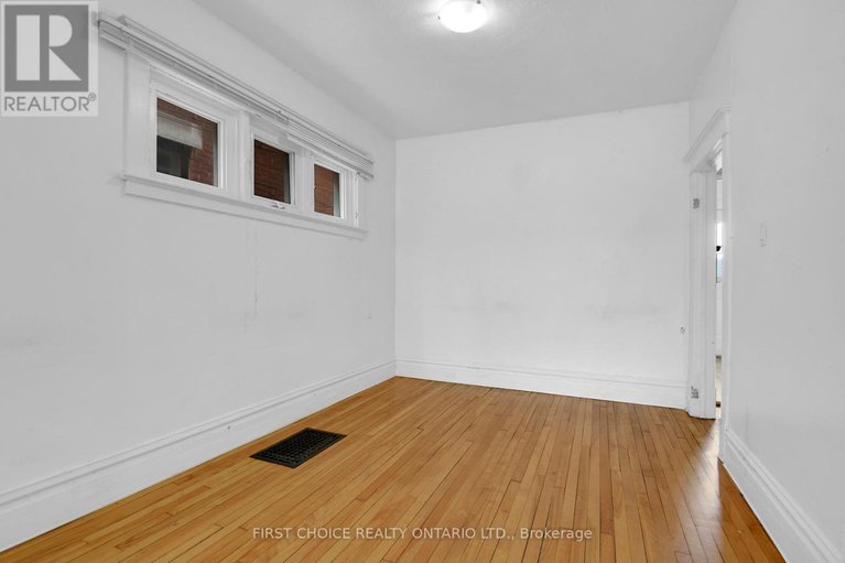 28322285/293-powell-avenue/west-centre-town/ottawa/ontario/K1S2A6_8