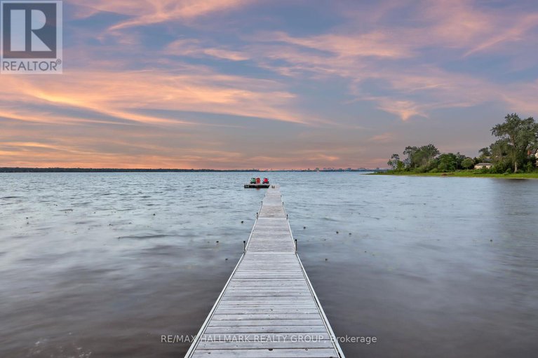 28484970/227-grandview-road/crystal-bayrocky-point/ottawa/ontario/K2H8B9_43