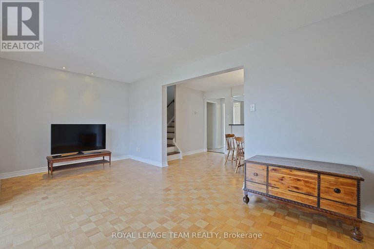 29631311/2942-fairlea-crescent/heron-gateindustrial-park/ottawa/ontario/K1V8T7_15