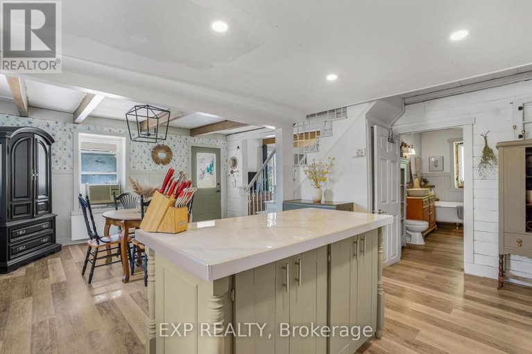 28788005/12-high-street/vankleek-hill/ontario/K0B1R0_11
