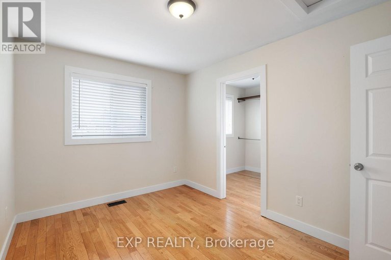 28625166/1382-fisher-avenue/city-viewskylinefisher-heightsparkwood-hills/ottawa/ontario/K2C1X1_31
