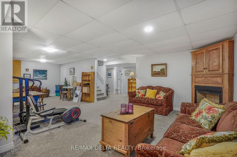 29633176/48-stephens-street/vankleek-hill/champlain/ontario/K0B1R0_24