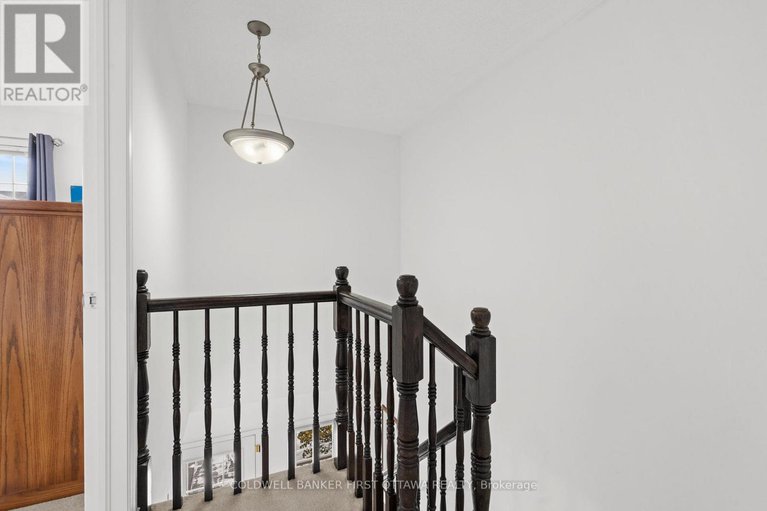 29443454/32-dundalk-private/stonebridge/ottawa/ontario/K2J0J5_16