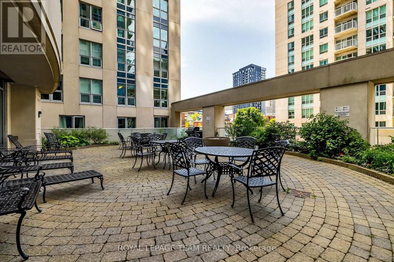 28341978/1809-242-rideau-street/sandy-hill/ottawa/ontario/K1N0B7_28