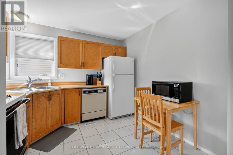 28919810/273-kinglet-way/chatelaine-village/ottawa/ontario/K1E2T9_9