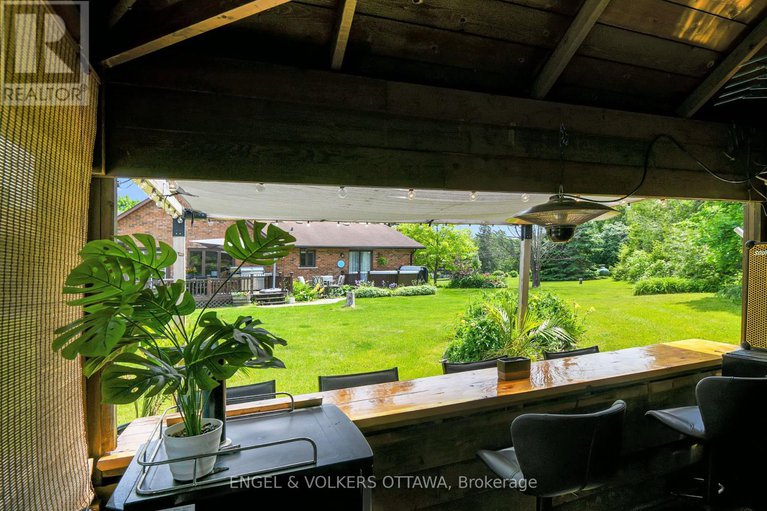 28882627/102-delaney-drive/huntley-ward-south-west/ottawa/ontario/K0A1L0_30