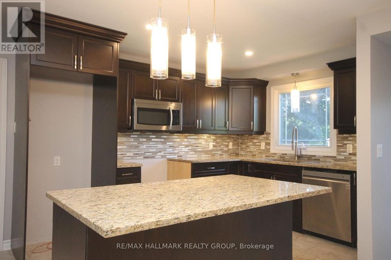 28422586/1844-river-road/manotick-east-to-manotick-station/ottawa/ontario/K4M1B4_14