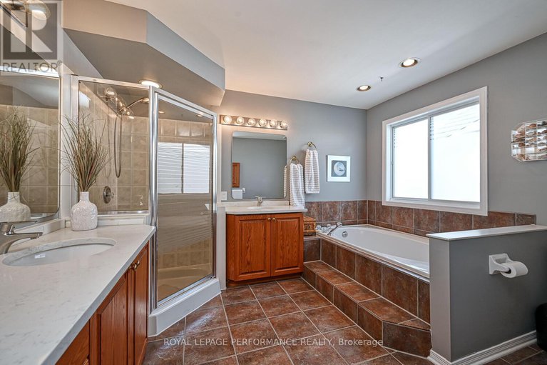 28814845/3026-sable-ridge-drive/upper-hunt-club/ottawa/ontario/K1T3R9_23