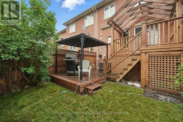 28576783/11-great-oak-private/riverview-park/ottawa/ontario/K1G6P7_23