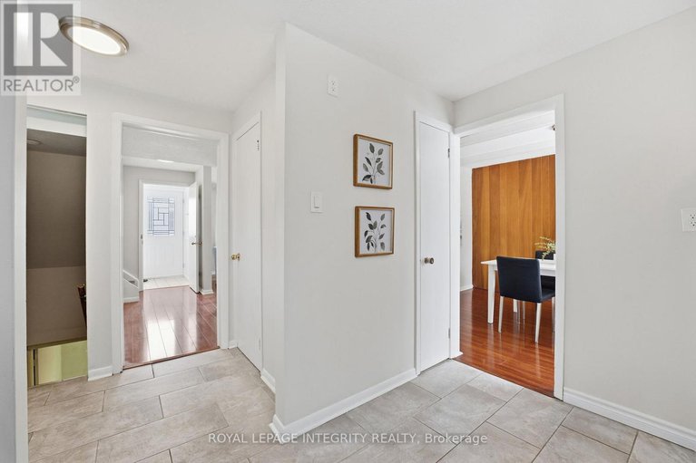 29384406/1281-meadowlands-drive-e/city-viewskylinefisher-heightsparkwood-hills/ottawa/ontario/K2E6K4_12