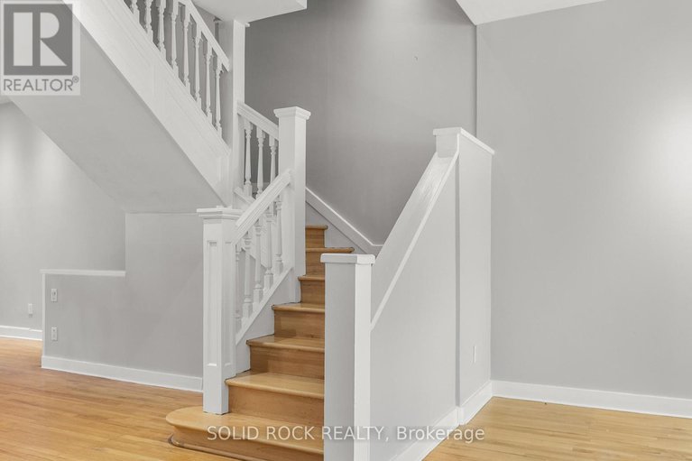 28616919/541-besserer-street/sandy-hill/ottawa/ontario/K1N6C6_11