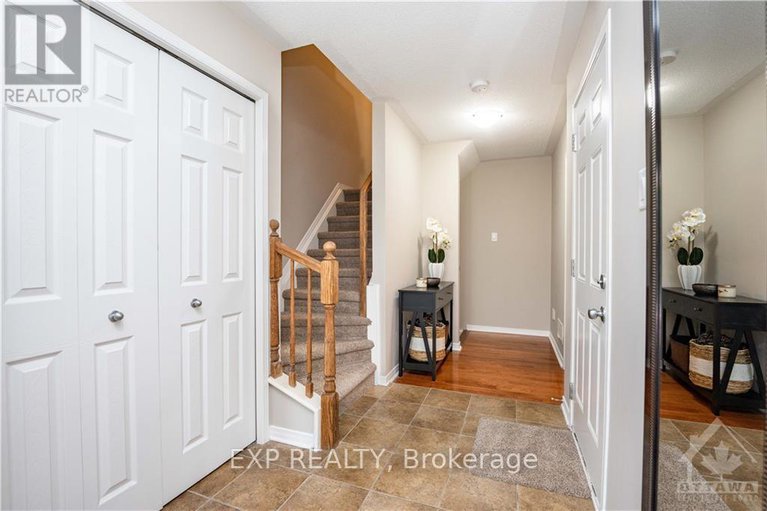 29086343/504-barholm-private/mer-bleuebradley-estatesanderson-park/ottawa/ontario/K4B1H9_4