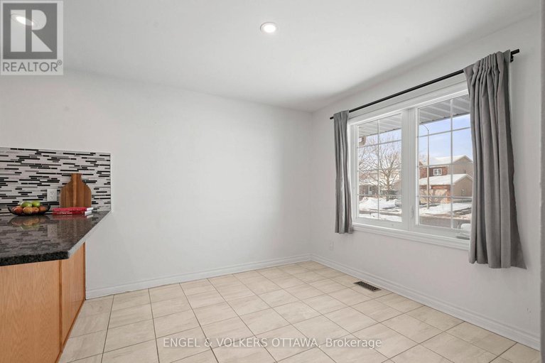 29200940/2060-gardenway-drive/fallingbrookgardenway-south/ottawa/ontario/K4A3B7_11