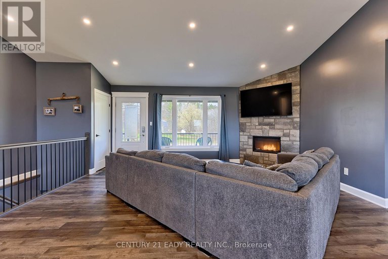 28257205/432-early-road/horton-twp/horton/ontario/K7V3Z4_24