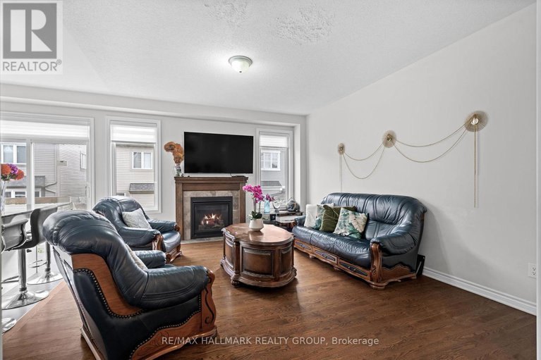 28653089/716-summergaze-street/emerald-meadowstrailwest/ottawa/ontario/K2M0L4_11