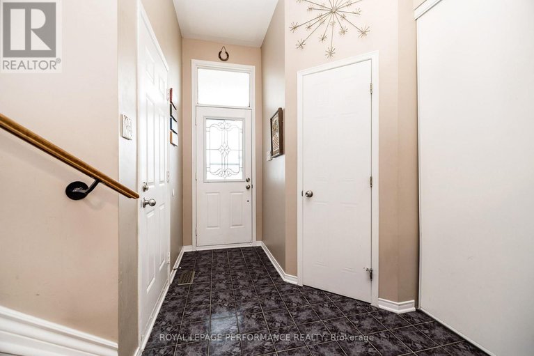 29622959/1893-hennessy-crescent/fallingbrookgardenway-south/ottawa/ontario/K4A3X8_3