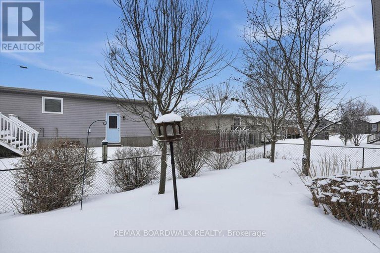 29248590/110-templeton-court/kemptville/north-grenville/ontario/K0G1J0_33