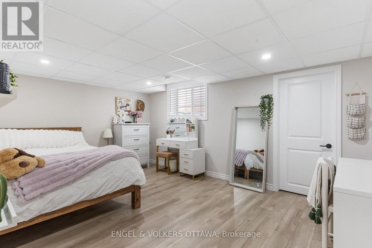 29651114/56-settlement-lane/village-of-russell/russell/ontario/K4R0A4_41