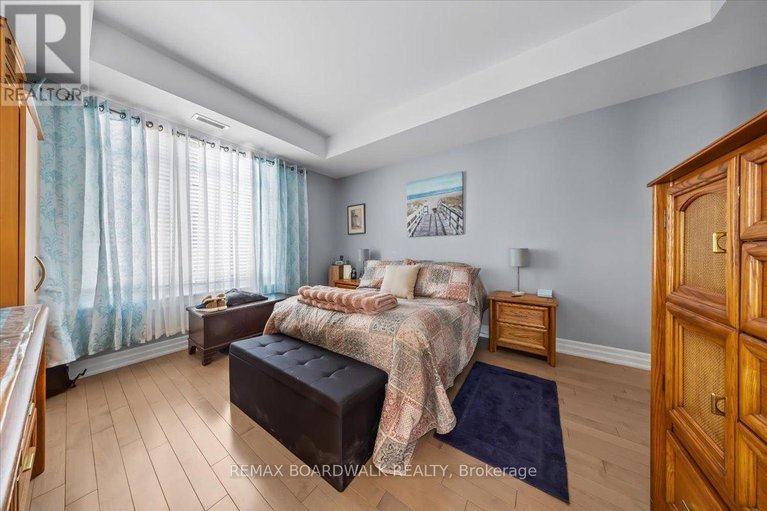 29538012/b102-210-janka-private/emerald-meadowstrailwest/ottawa/ontario/K2V0E6_17