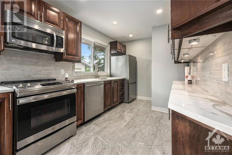 28603741/1680-fisher-avenue/borden-farmstewart-farmcarleton-heightsparkwood-hills/ottawa/ontario/K2C1X7_5
