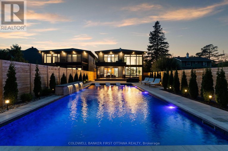 29327645/1124-normandy-crescent/borden-farmstewart-farmcarleton-heightsparkwood-hills/ottawa/ontario/K2E5A4_45