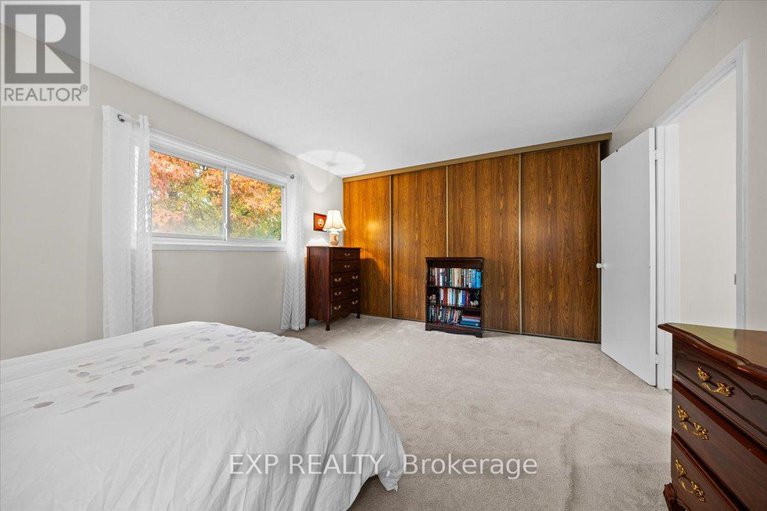 29020622/1971-greenvale-lane/chateauneuf/ottawa/ontario/K1C6E3_24