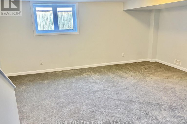 29658905/111-teelin-circle/half-moon-bay/ottawa/ontario/K2C3H2_15