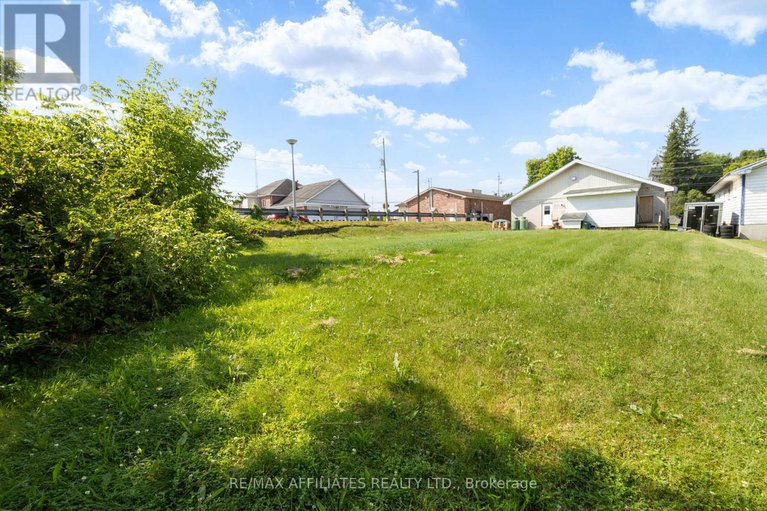 28666131/79-george-street/lanark-highlands-lanark-village/lanark-highlands/ontario/K0G1K0_39