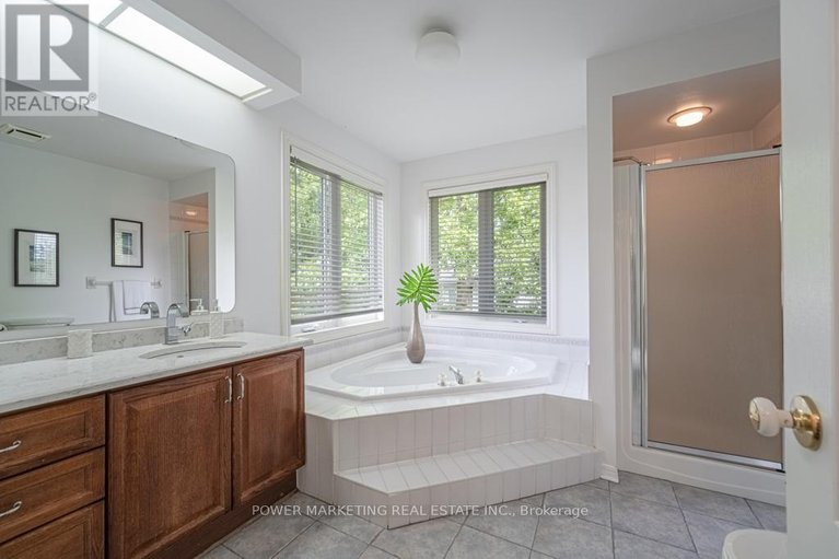 29633668/29-taj-court/hunt-club-park/ottawa/ontario/K1G5K7_26