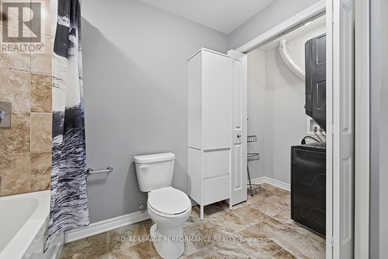 29446146/116-120-prestige-circle/chatelaine-village/ottawa/ontario/K4A1B4_13