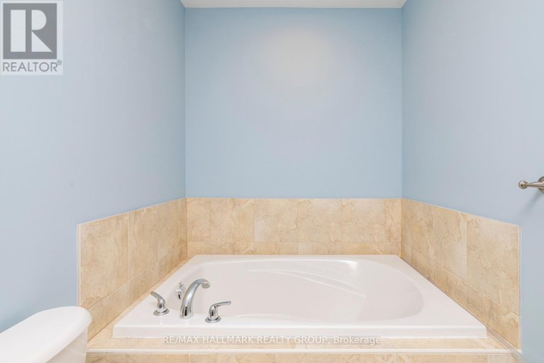 28265778/202-waymark-crescent/bridlewood/ottawa/ontario/K2M0A6_21