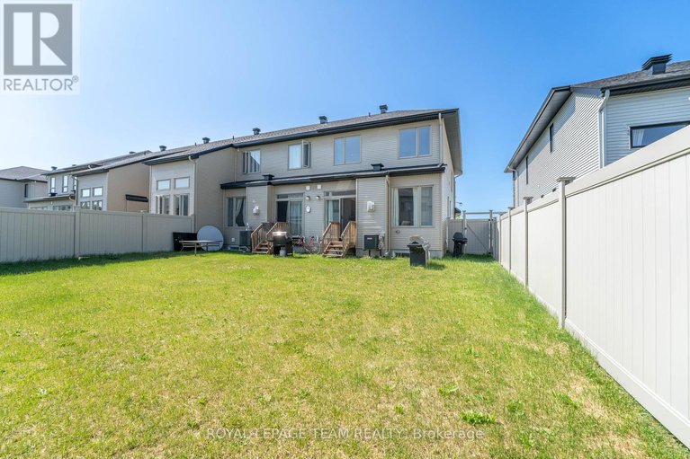 28517171/393-cornice-st-street/mer-bleuebradley-estatesanderson-park/ottawa/ontario/K1W0P6_17