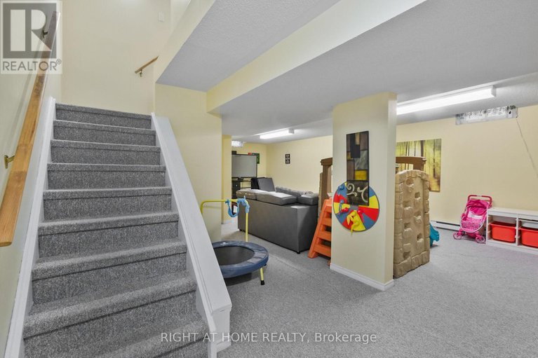 28160295/1393-bouton-dor-way/bilberry-creekqueenswood-heights/ottawa/ontario/K1E3L3_32